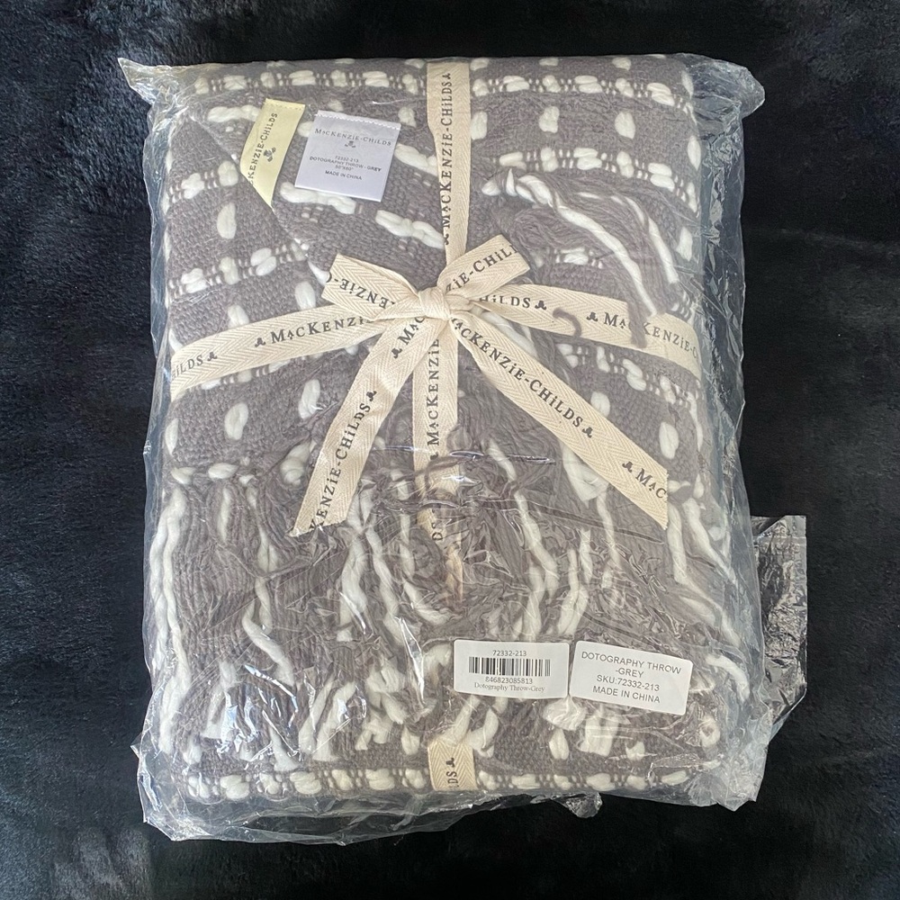 MACKENZIE-CHILDS FRINGED DOTOGRAPHY THROW BLANKET GREY GRAY 50 x 60” New